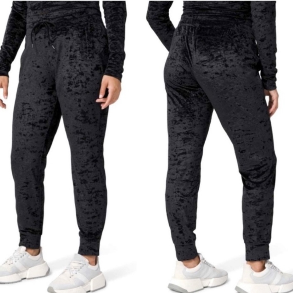 💙Lululemon Black Ready To Crush Velvet Joggers